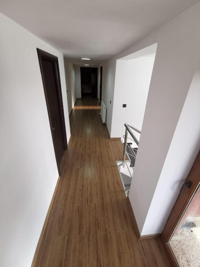 Vila De Vacanta Curtea De Arges Bagian luar foto