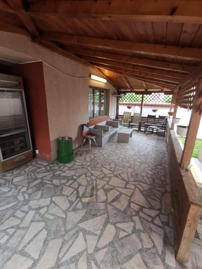 Vila De Vacanta Curtea De Arges Bagian luar foto