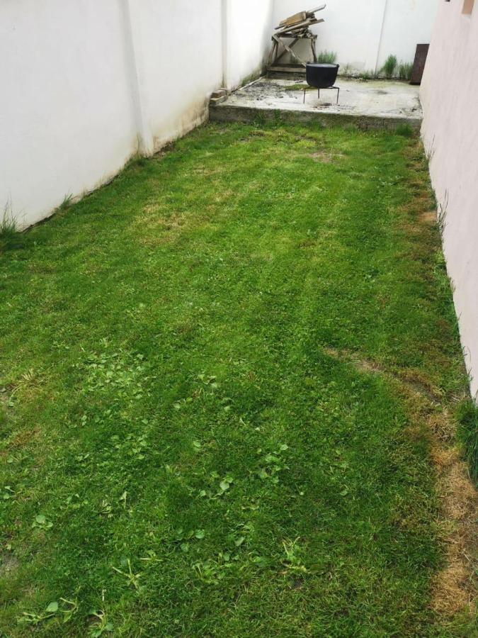 Vila De Vacanta Curtea De Arges Bagian luar foto