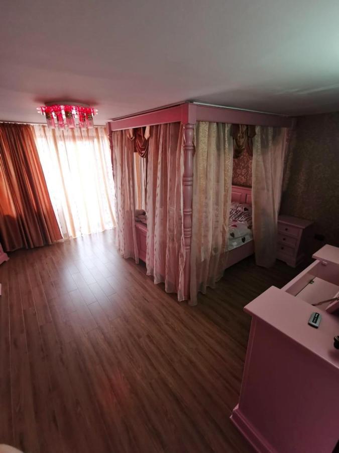 Vila De Vacanta Curtea De Arges Bagian luar foto